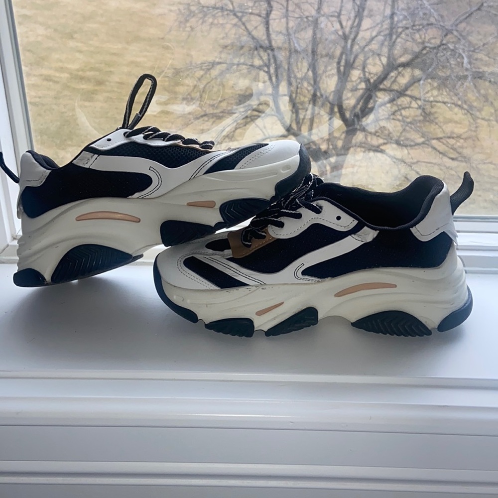 Steve Madden Possession Black, Cream, Tan Size 7.5